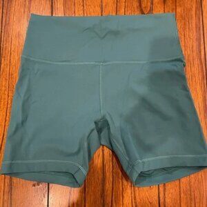 Lululemon 6” wunder train short